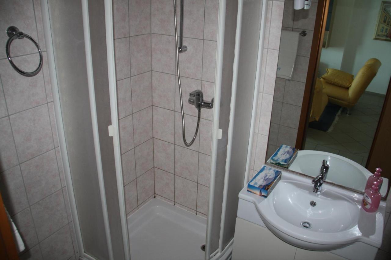 Vila Filipasic Appartement Vir Buitenkant foto